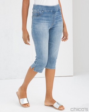 Chico's 17" Pull on Capris Jeans & Denim Coral Reef | 560-TDBVOI