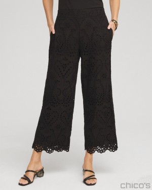 Chico's Eyelet Lace Cropped Pants Pants Black | 196-GSMXZP