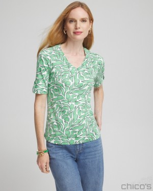 Chico's Modern Everyday V-neck Tee Tees & Tanks GRASSY GREEN | 574-QZLPGC