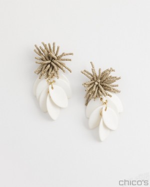 Chico's No Droop White Petal Earrings Earrings White | 745-RZHTYQ