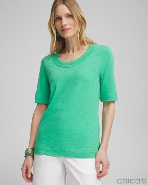 Chico's Scoop Neck Tee Tees & Tanks GRASSY GREEN | 861-FNEDMK