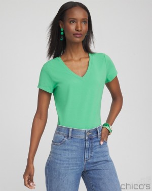 Chico's V-neck Perfect Tee Tees & Tanks GRASSY GREEN | 972-STCGLY