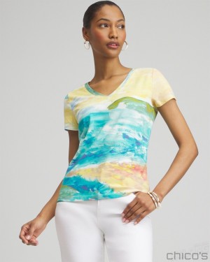 Chico's Watercolor V-neck Perfect Tee Tees & Tanks Verdant Green | 896-OIKMUS