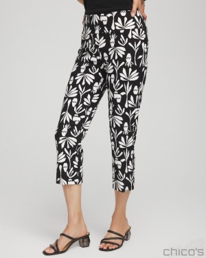 Chico's Wide Waistband Leaf Print Capris Pants Black/White | 073-WKBMDN