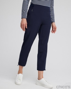 Chico's Zenergy UPF Neema Bungee Cropped Pants Pants Classic Navy | 041-VGRHLB