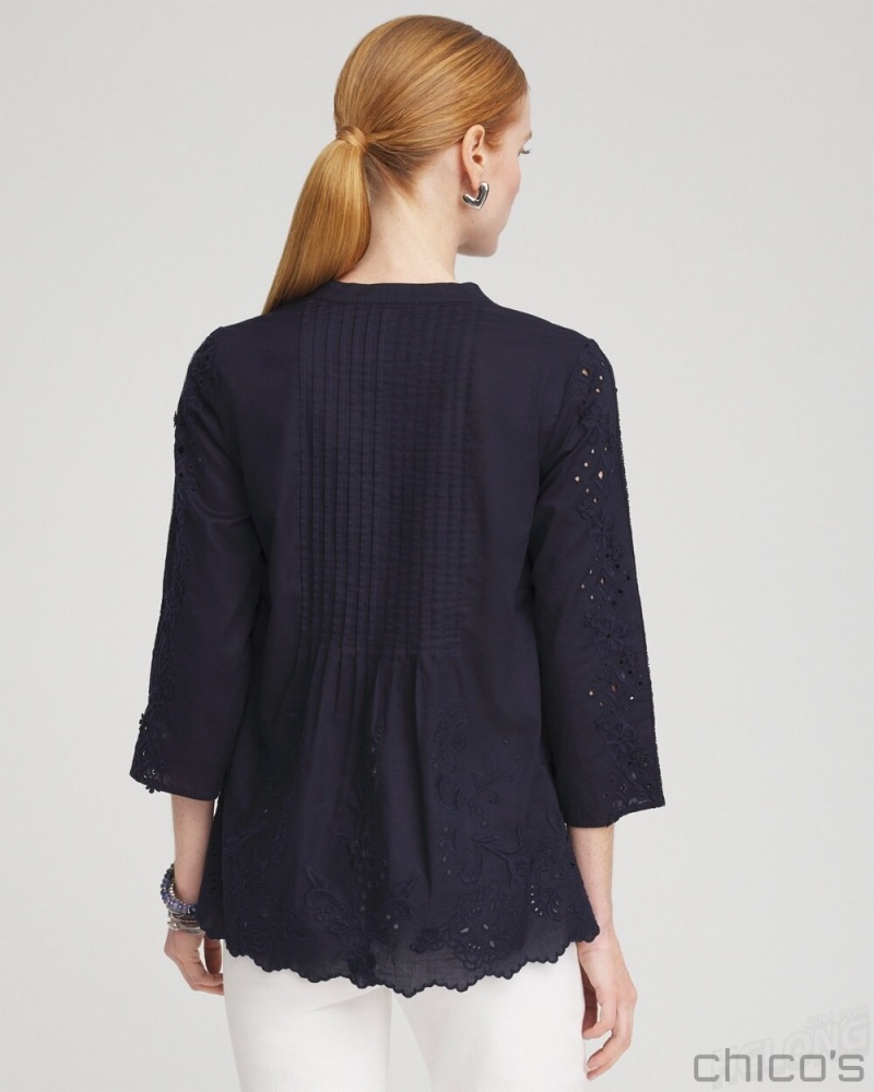 Chico's Eyelet Scallop Hem Blouse Blouses & Shirts Classic Navy | 149-VBLXRO